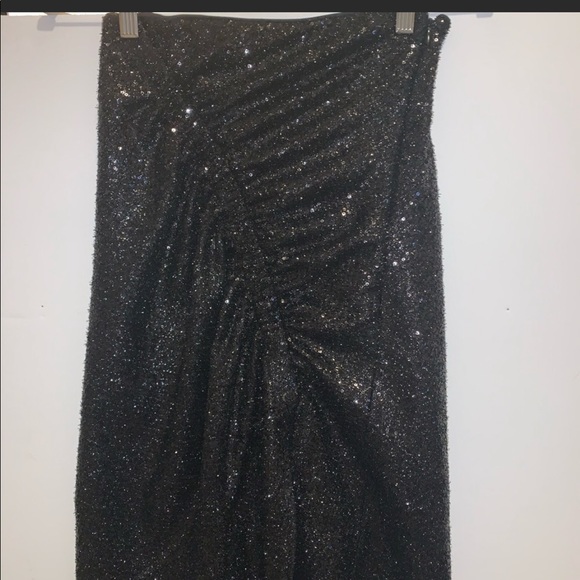 Express Sequin Skirt - Picture 3 of 5